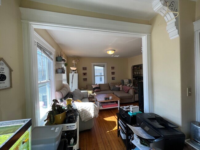 Building Photo - 7 Craigie St