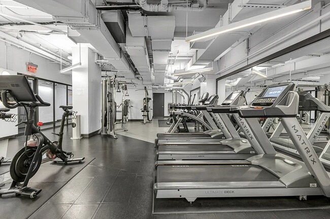 Building Photo - 250 E Houston St