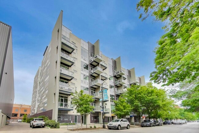 Building Photo - 1120 W Adams St