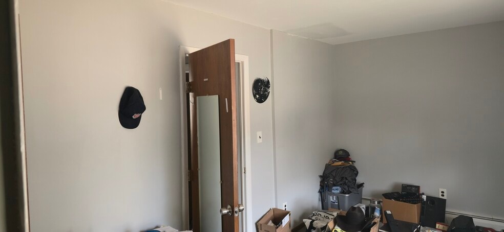 Building Photo - 33990 Edna St