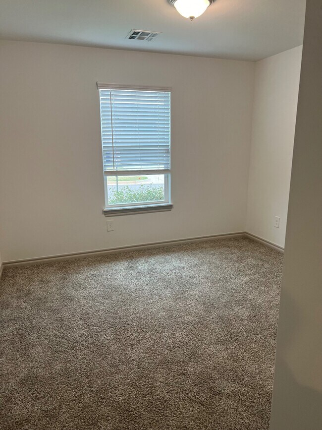 Building Photo - 14416 Gravity Falls Ln