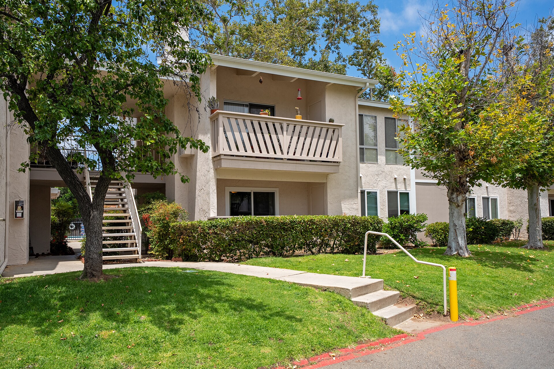 Building Photo - 520 Sandalwood Pl