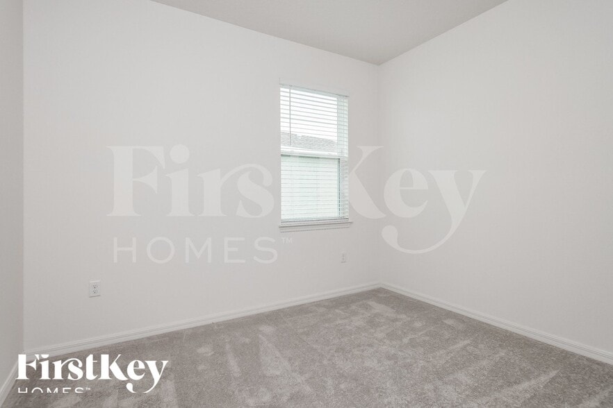 Building Photo - 1577 Isleta Lp