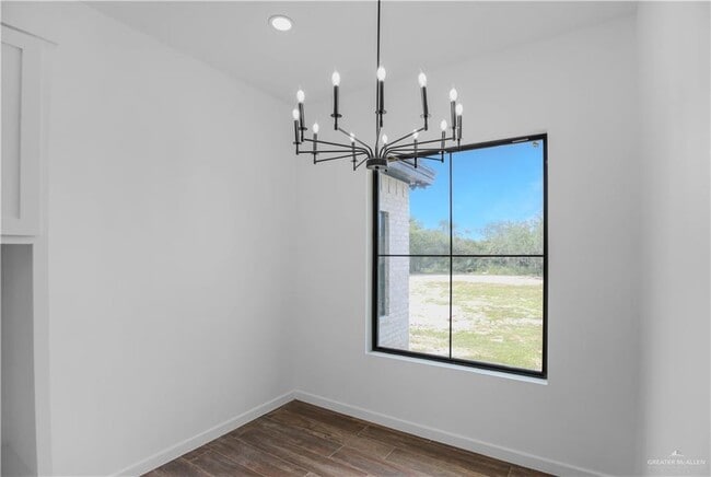 Building Photo - 3730 E Davis Rd