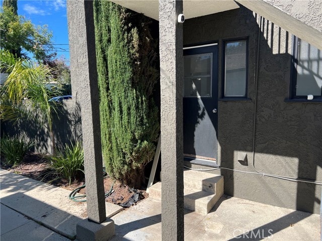 Building Photo - 12658 Oxnard St