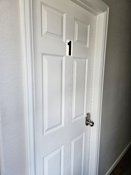 Building Photo - 817 E B St