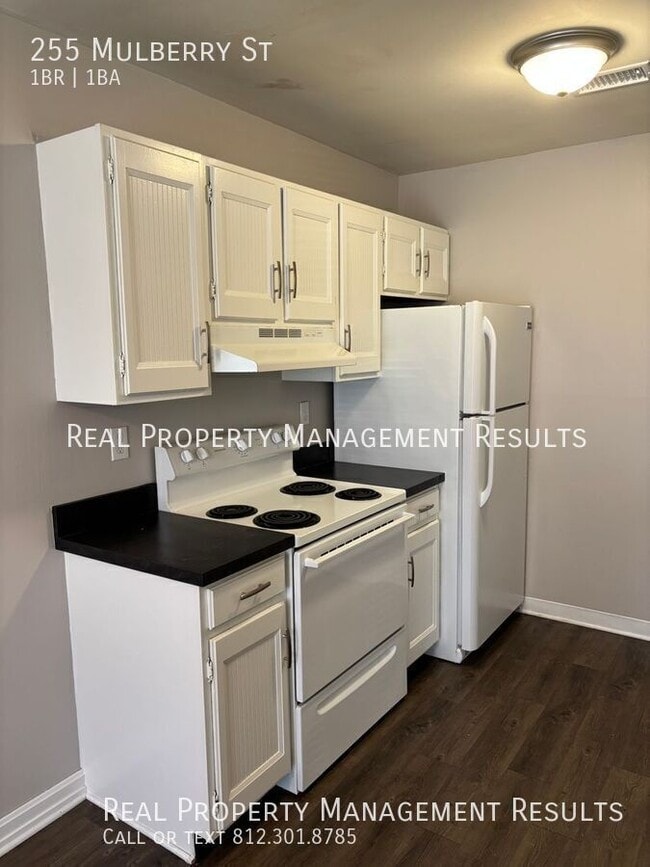 Building Photo - 255 Mulberry St