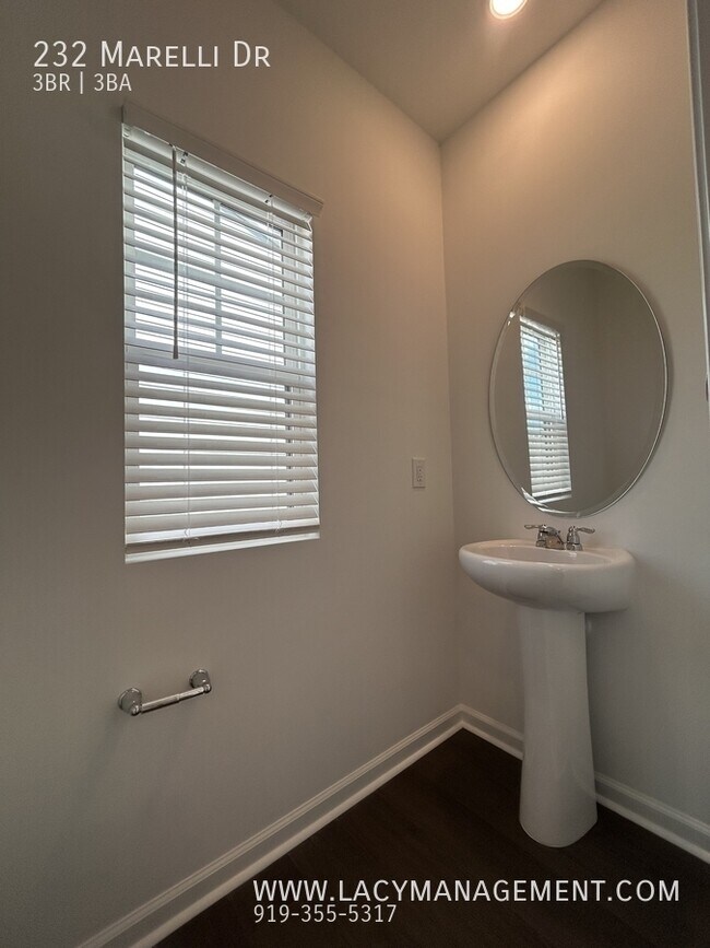 Building Photo - 232 Marelli Dr