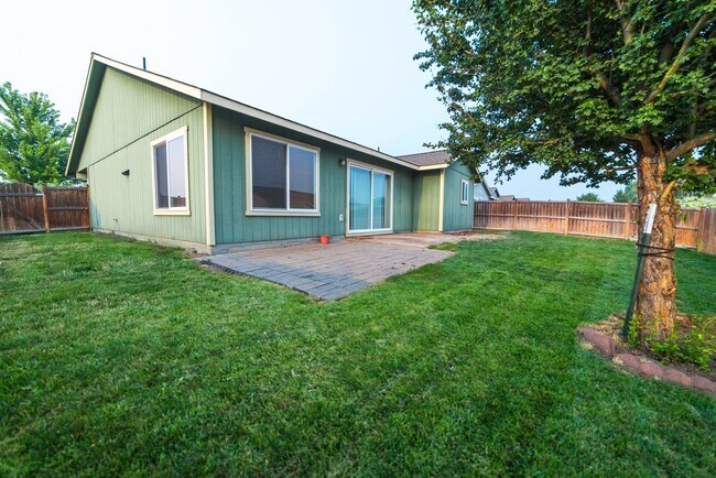 Building Photo - 4 Bedroom 2 Bath Home for Rent