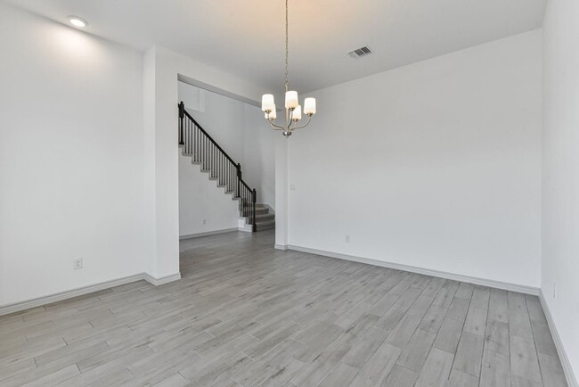Building Photo - 7915 Gold Dr