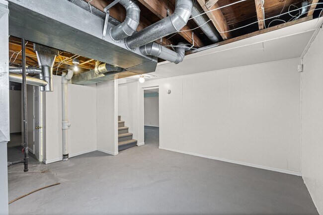 Building Photo - Newly Renovated 3BR + Finished Basement