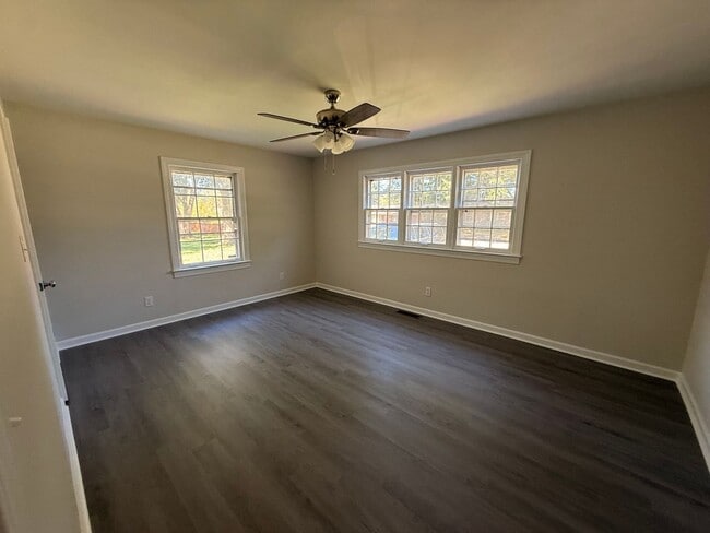 Building Photo - 578 Westmoreland Pl