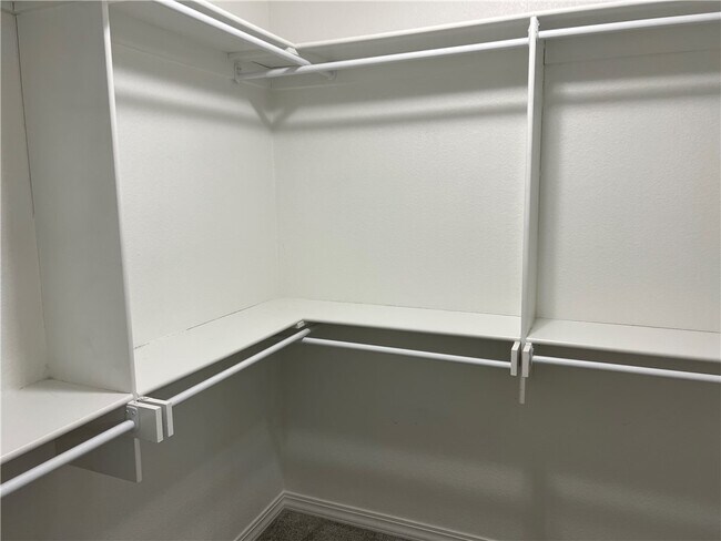 Building Photo - 1001 Tulip St