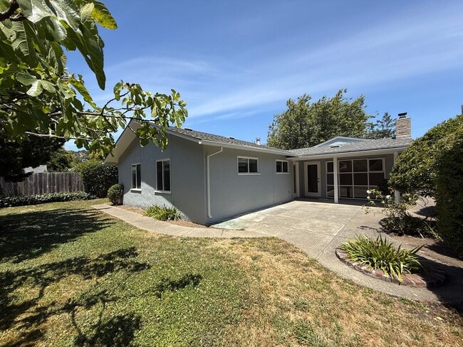 Building Photo - BEAUTIFULLY UPDATED SINGLE LEVEL 3BR/2BA HOME IN PRIME MILL VALLEY LOCATION