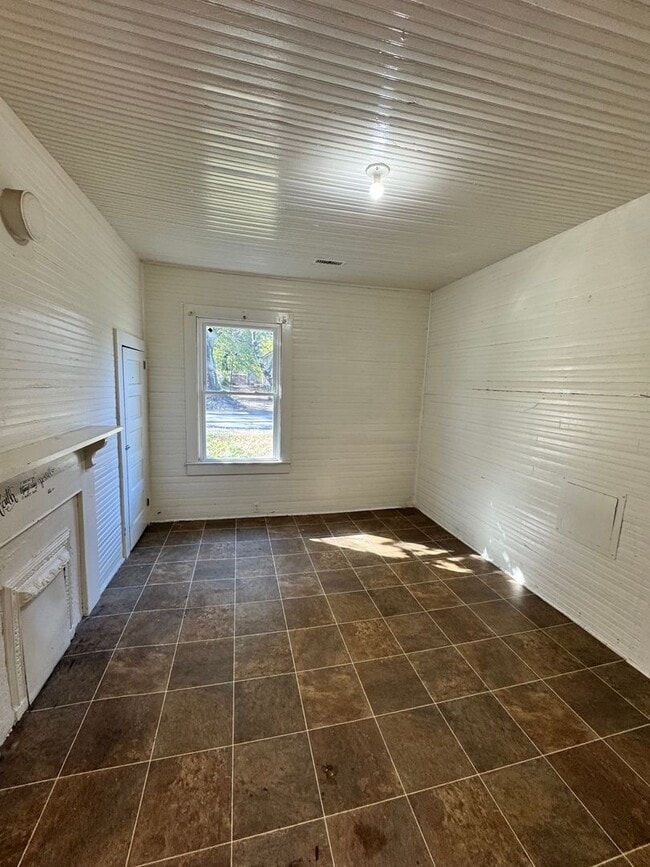 Building Photo - 2/1 House in Downtown Shelby, NC