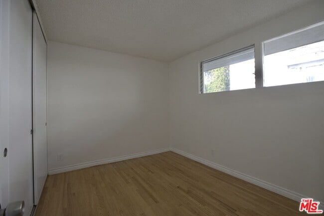 Building Photo - 11131 Rose Ave