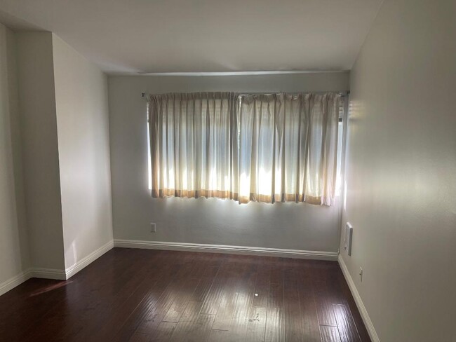 repainted masterbedroom - 5951 Canterbury Dr