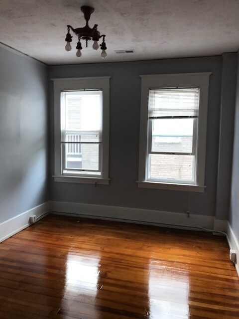 Building Photo - 117 N Robinson St