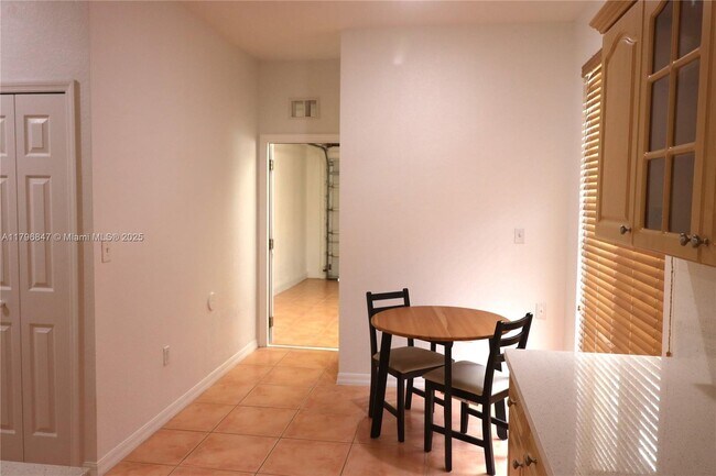 Building Photo - 2865 SW 139th Ave