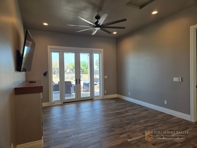 Building Photo - Stunning 2-bed, 2-bath Casita in North Phoenix