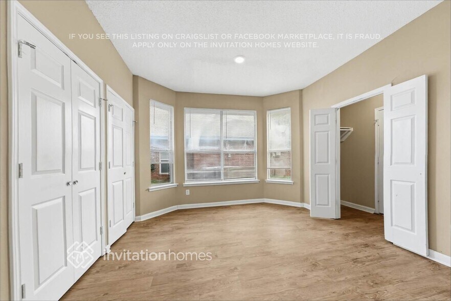 Building Photo - 2110 Loretta Ln