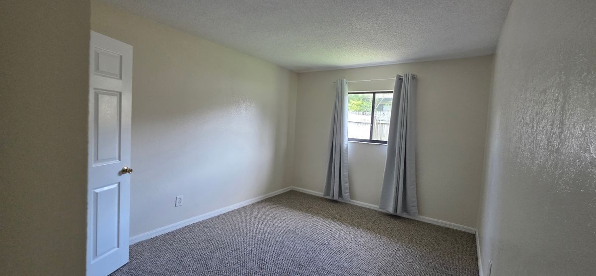 Building Photo - 605 Northlake Blvd