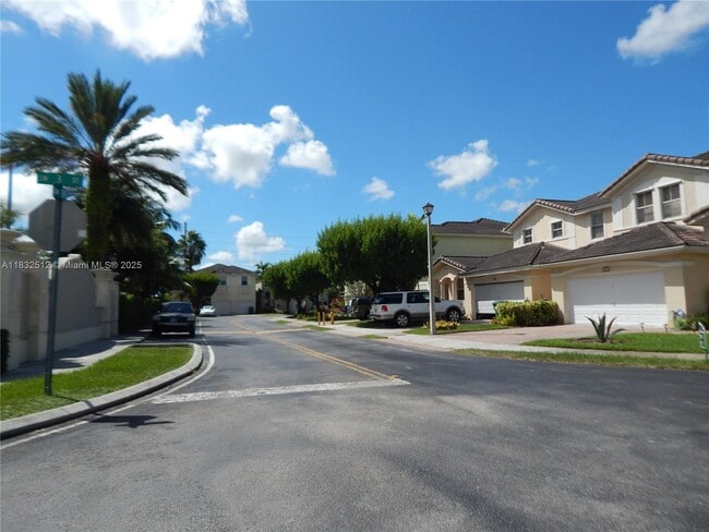 Building Photo - 320 SW 87th Ct