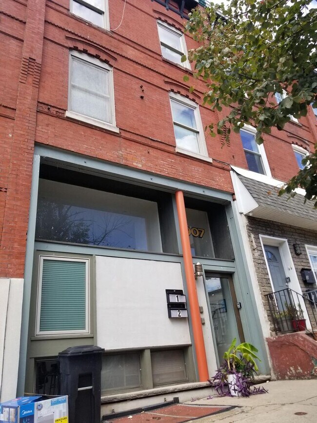 Building Photo - Bright and spacious one bedroom units in a great location in Brewerytown