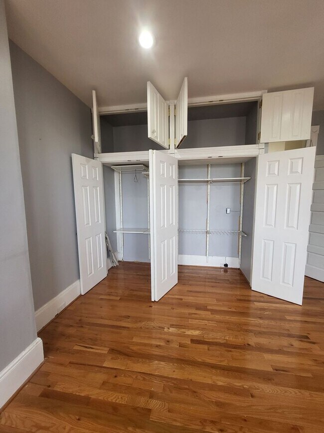 Building Photo - 2619 St Paul St