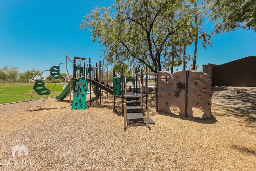 Building Photo - 13615 W Canyon Creek Dr