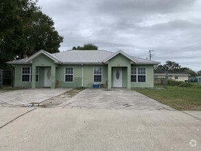 Building Photo - 1009 4th Ave
