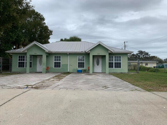 Primary Photo - 1009 4th Ave