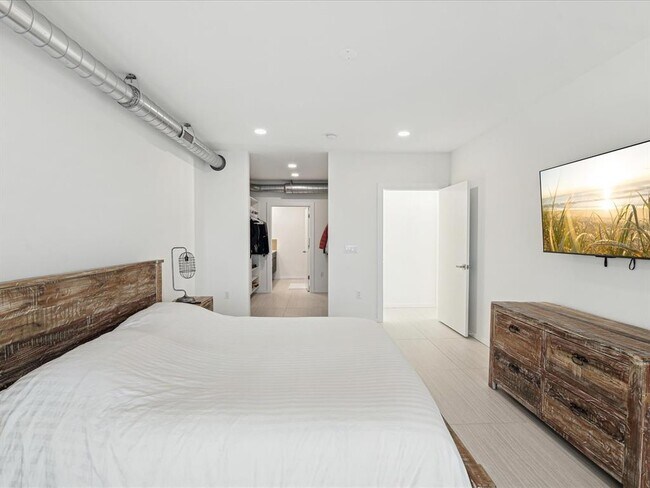 Building Photo - 50 Coe Rd