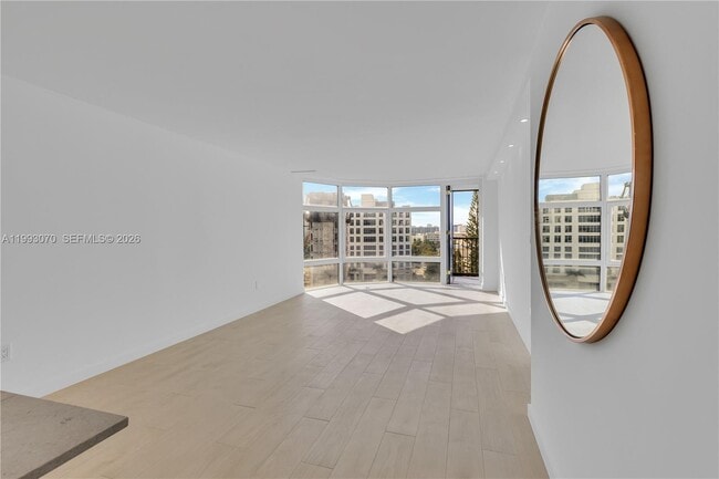 Building Photo - 20100 W Country Club Dr