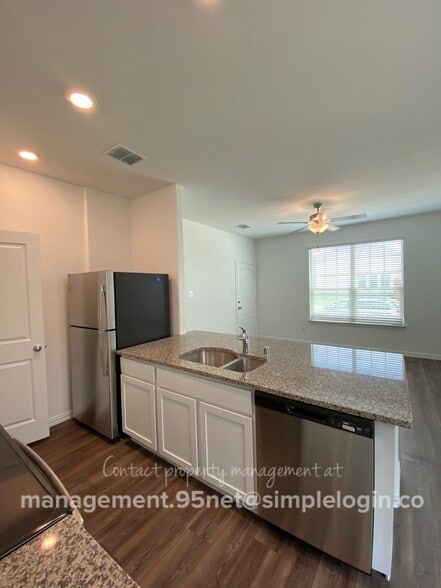 Building Photo - 1022 Rosewood St