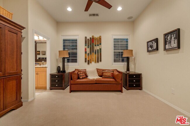 Building Photo - 11 Via Santa Ramona