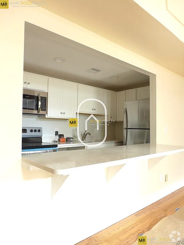 Building Photo - 37 E Springfield St