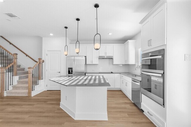 Building Photo - 1955 Settlers Glen Dr