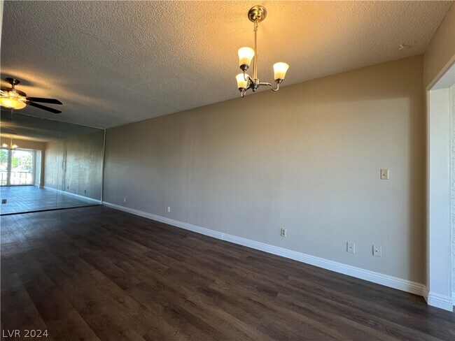 Building Photo - 1390 E Vegas Valley Dr