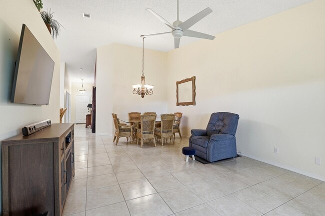 Building Photo - 9363 Bridgeport Dr