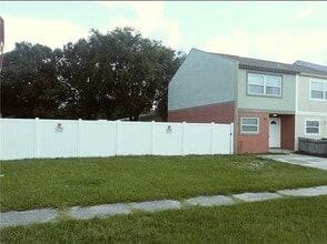 Building Photo - 3001 S Pines Dr