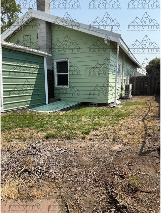 Building Photo - 1 BED 1 BATH HOME!