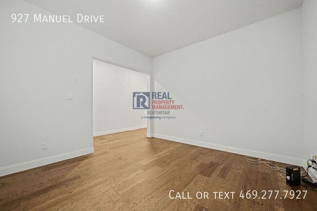 Building Photo - 927 Manuel Dr