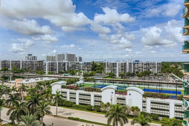 Building Photo - 2501 S Ocean Dr