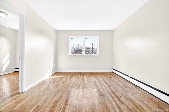 Building Photo - 3615 Eastchester Rd