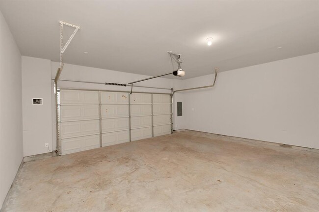 Building Photo - 2834 Scanlan Mdw