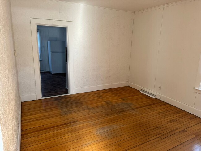 Building Photo - nre1001