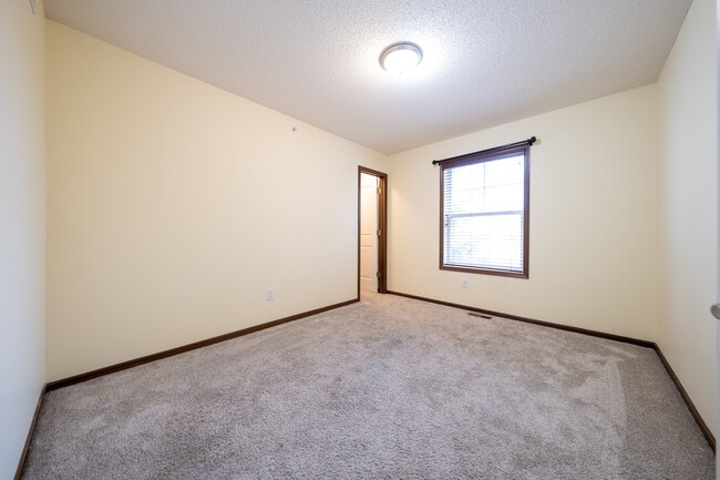 Building Photo - 15630 60th Ave N