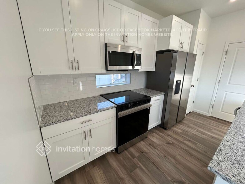 Building Photo - 328 N Broadway Dr