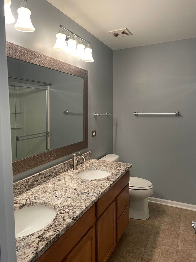 Building Photo - 615 Hawley Dr